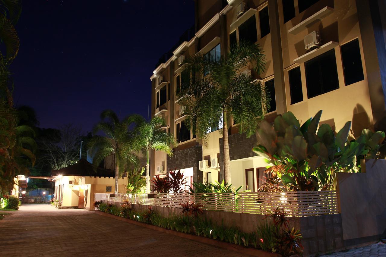 Puri Senggigi Hotel Mangsit Kültér fotó