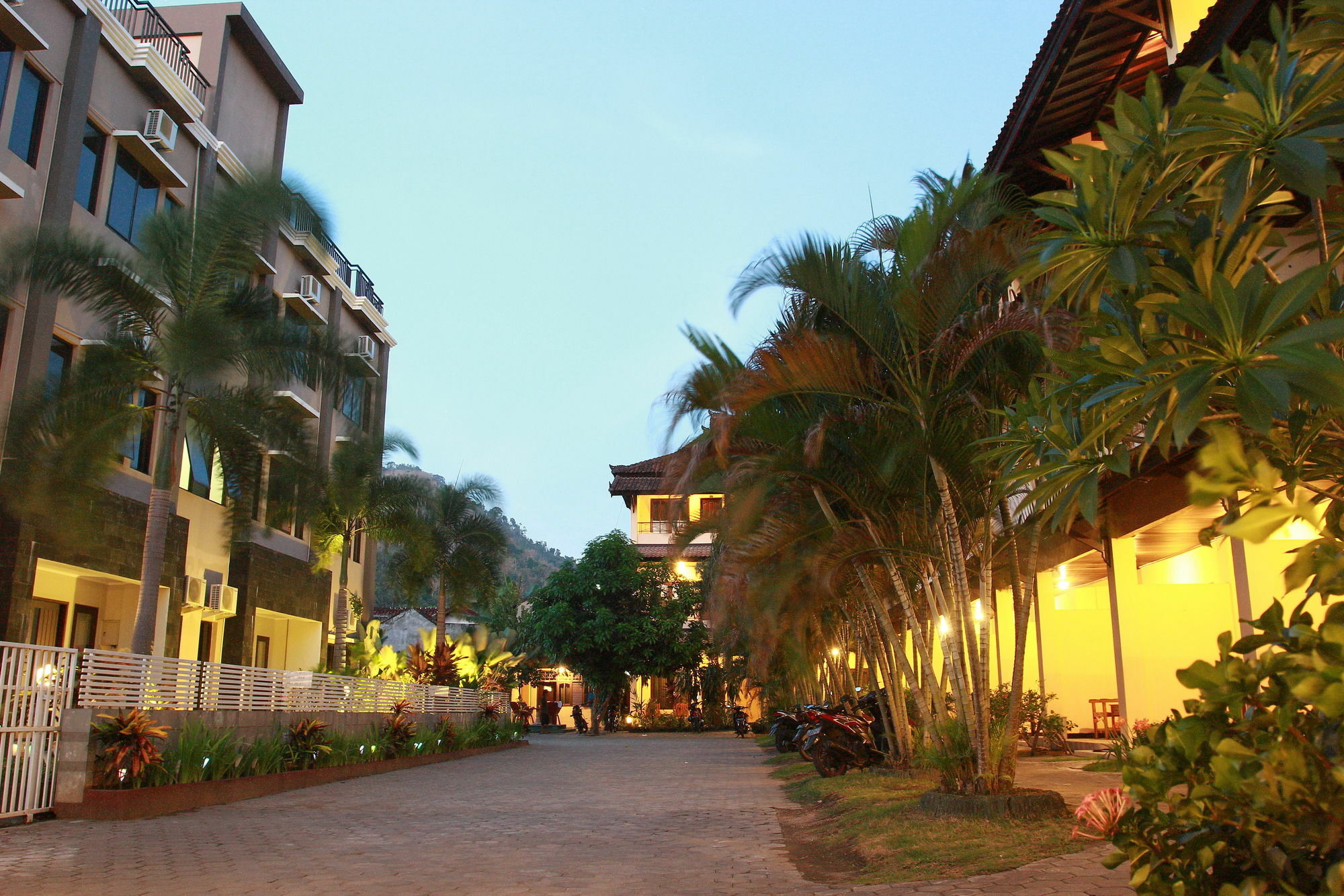 Puri Senggigi Hotel Mangsit Kültér fotó